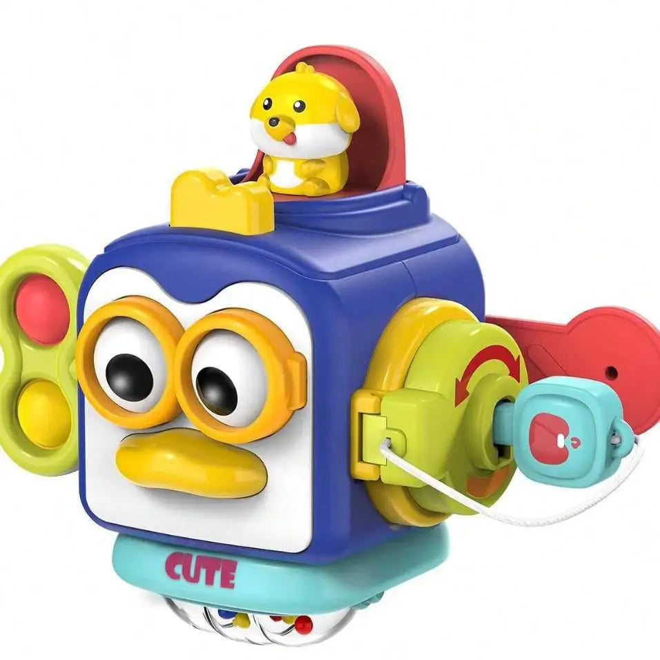 La photo montre un cube jouet de chez Montessori.